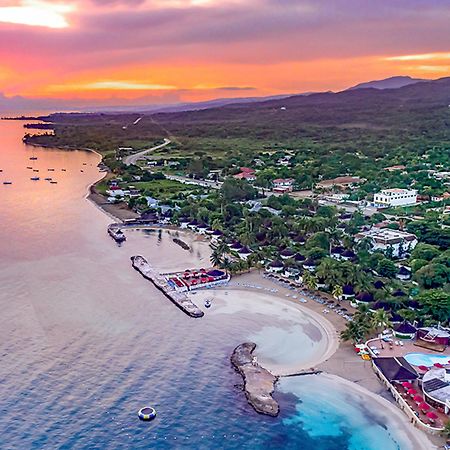 Decameron Club Caribbean Runaway Bay, Ramada All-Inclusive Resort Екстер'єр фото