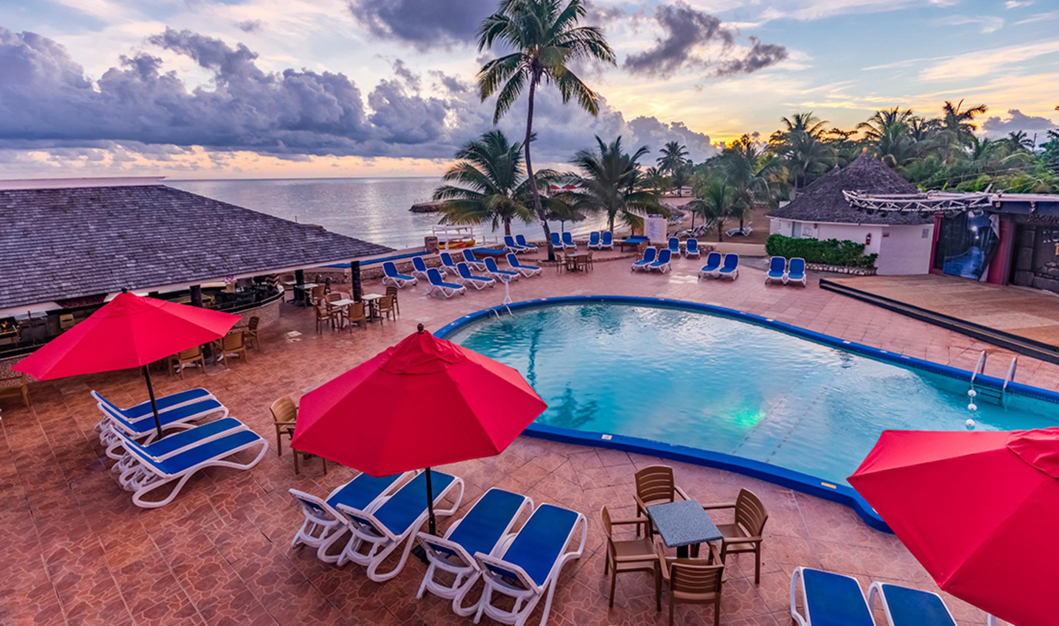 Decameron Club Caribbean Runaway Bay, Ramada All-Inclusive Resort Екстер'єр фото