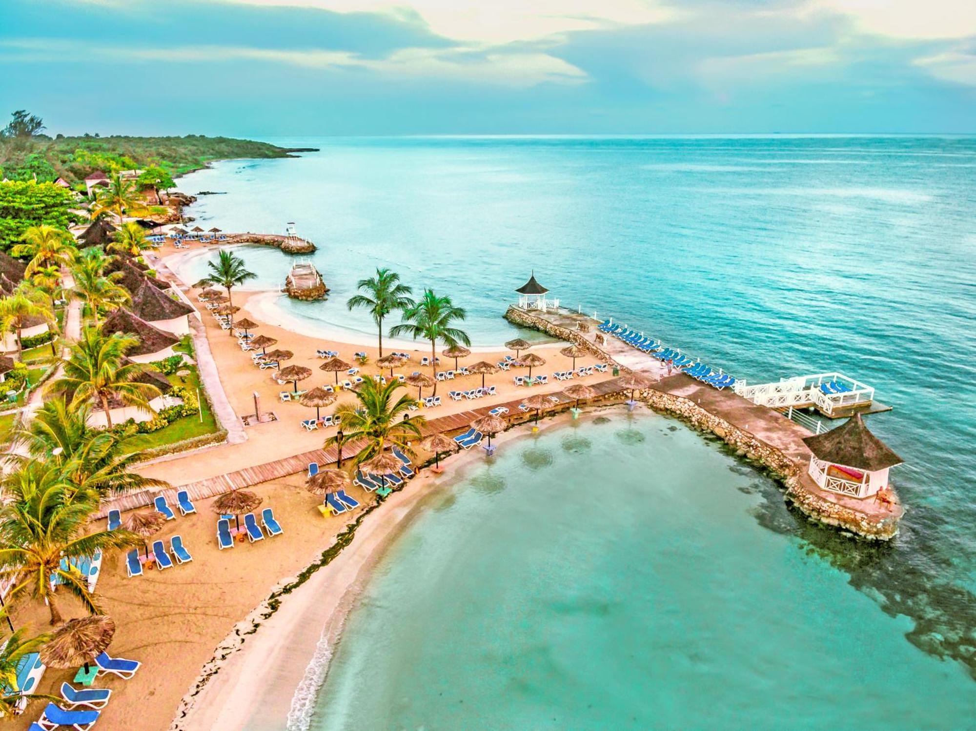 Decameron Club Caribbean Runaway Bay, Ramada All-Inclusive Resort Екстер'єр фото