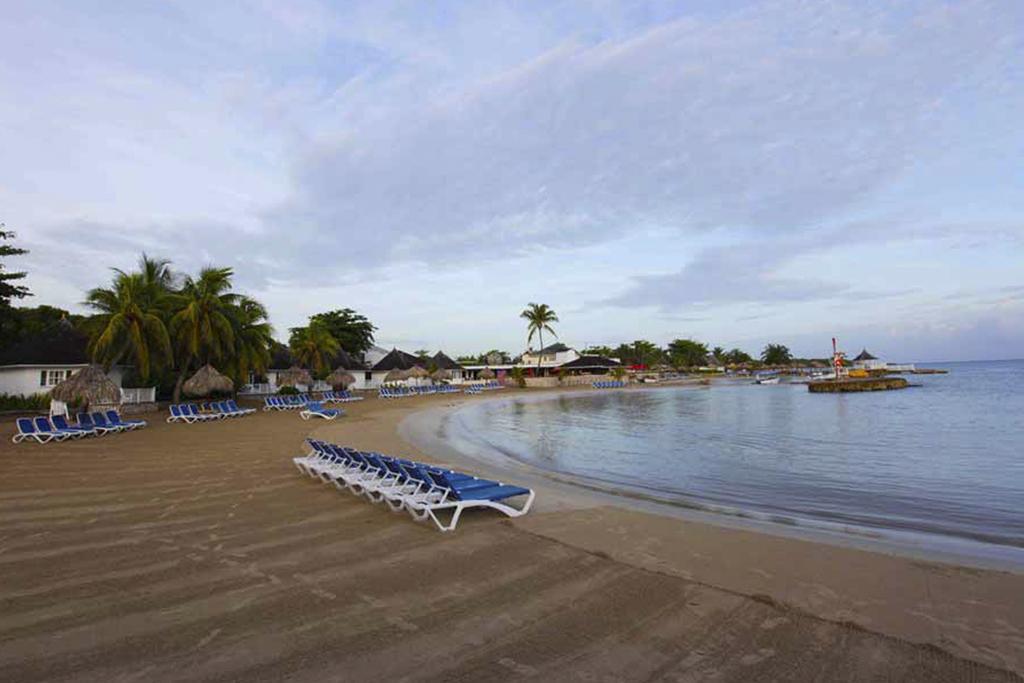 Decameron Club Caribbean Runaway Bay, Ramada All-Inclusive Resort Екстер'єр фото