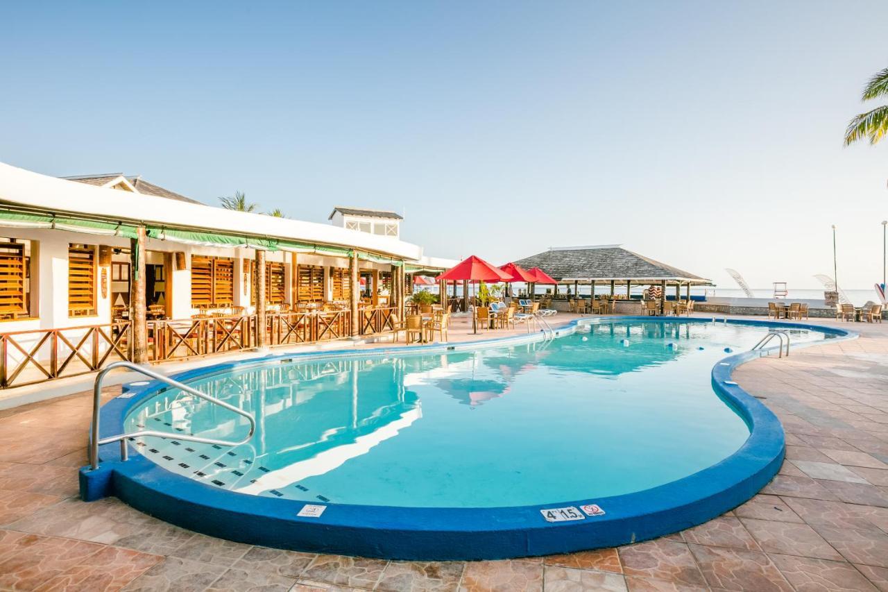 Decameron Club Caribbean Runaway Bay, Ramada All-Inclusive Resort Екстер'єр фото