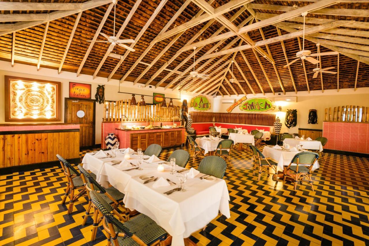 Decameron Club Caribbean Runaway Bay, Ramada All-Inclusive Resort Екстер'єр фото