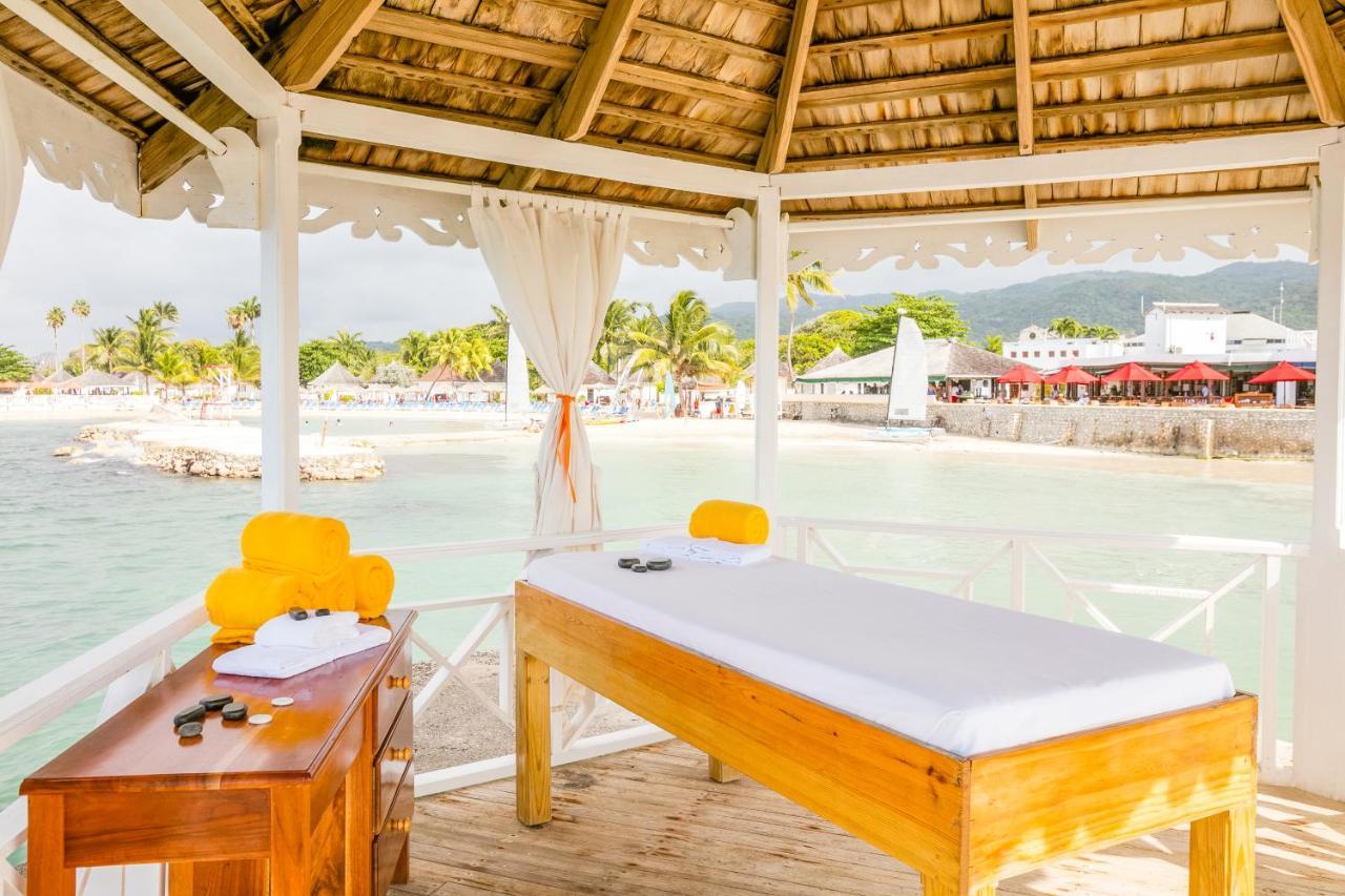 Decameron Club Caribbean Runaway Bay, Ramada All-Inclusive Resort Екстер'єр фото