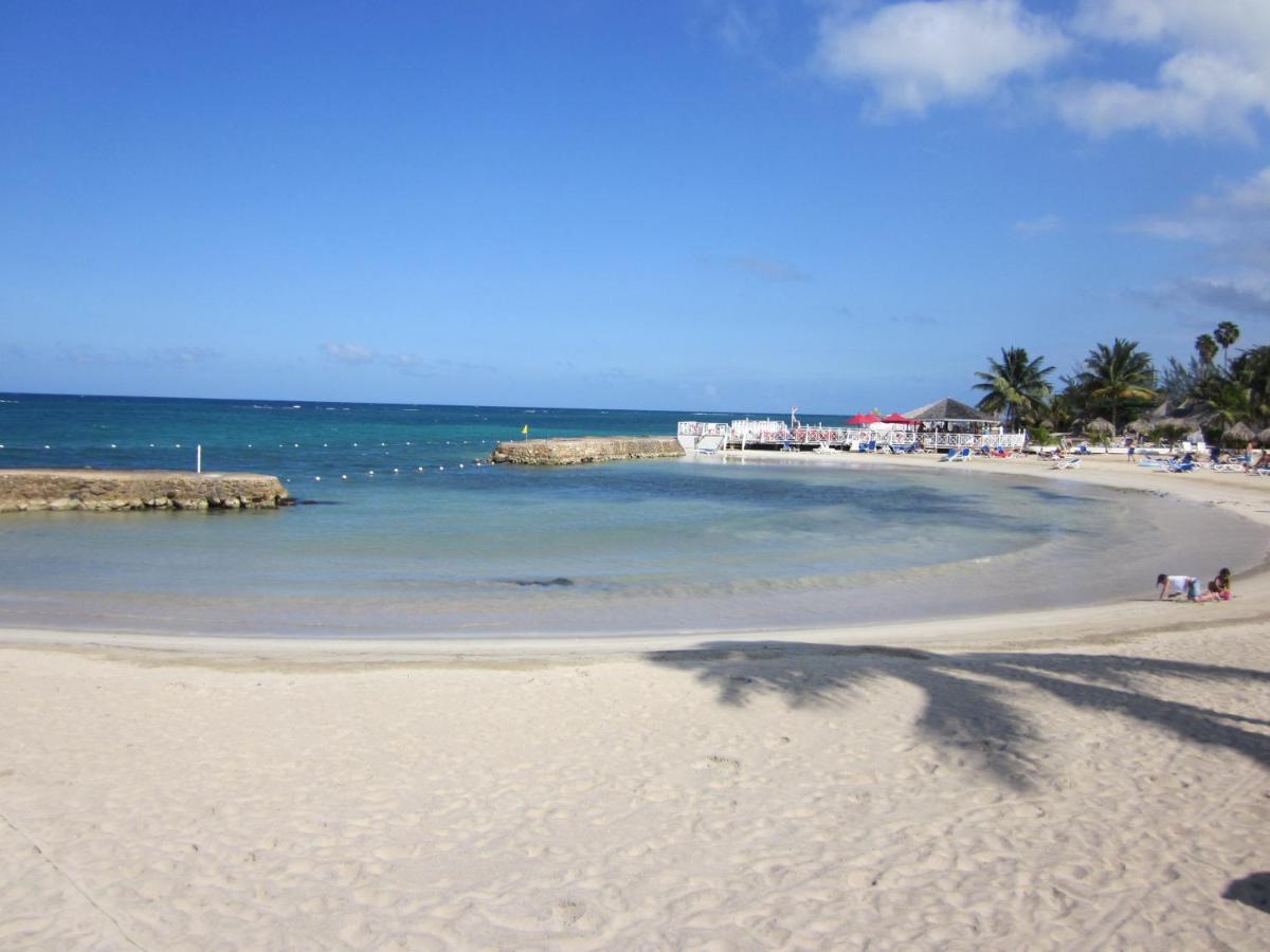 Royal Decameron Club Caribbean Resort Раневей-Бей Екстер'єр фото